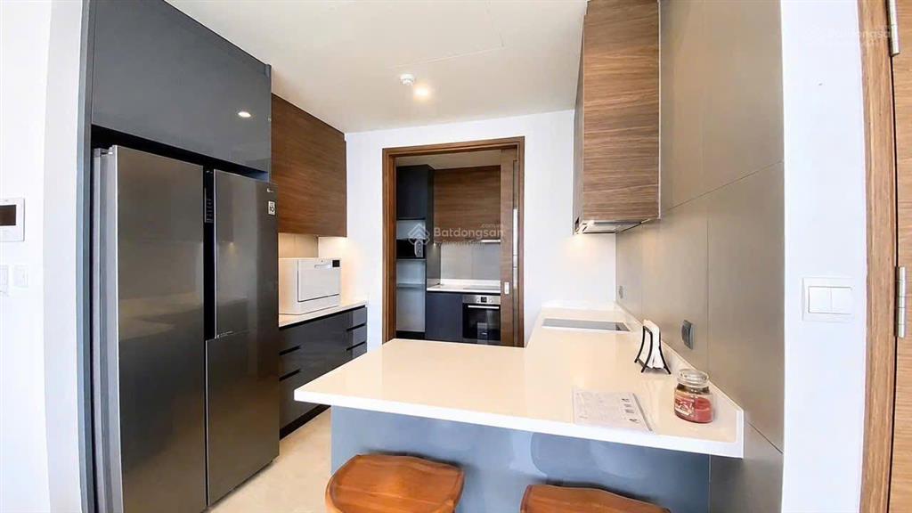 3pn full nội thất mới, 127m2, tầng cao view sông trống sẵn