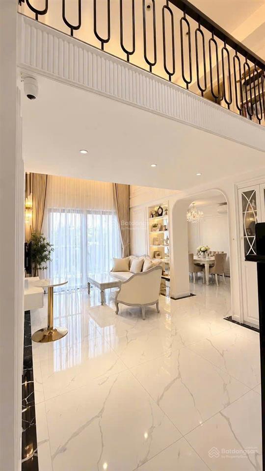 Duplex 3pn 130m2, nội thất hiện đại, trống sẵn dọn vào thuê giá tốt tại tòa t5.