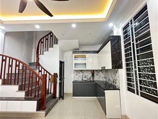 Hạ giá 300 triệu  khách mua về ở tết  nhà bát khối  03 phòng ngủ  5,95 tỷ