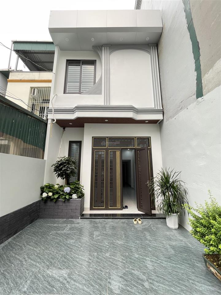 Rẻ nhất long biên, nhà dân xây, đầy đủ nội thất ở luôn, sân rộng để xe thoải mái, 120m2