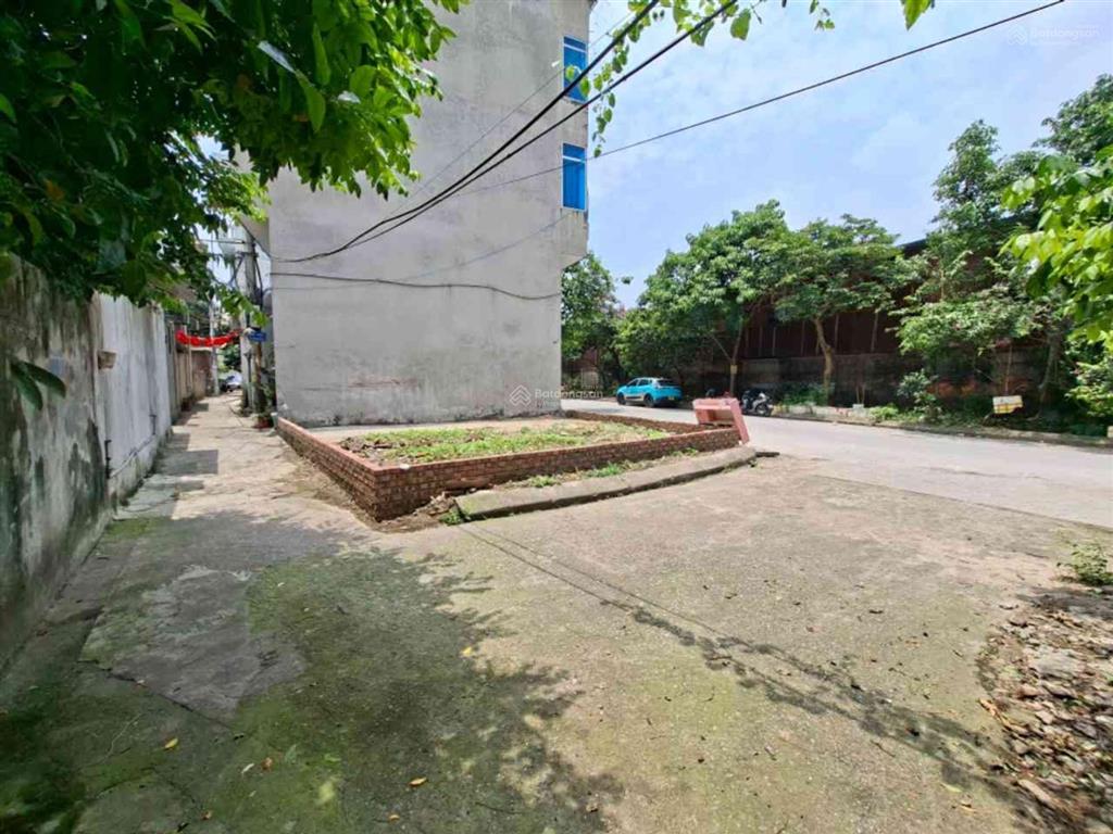 Siêu hiếm  đất việt hưng  lô góc 3 mặt thoáng  vỉa hè kinh doanh