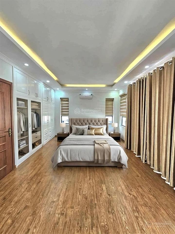 Hiếm  nhà sài đồng  6 tầng thang máy lung linh  50m  ô tô vào nhà  giá quá tốt 11,35 tỷ