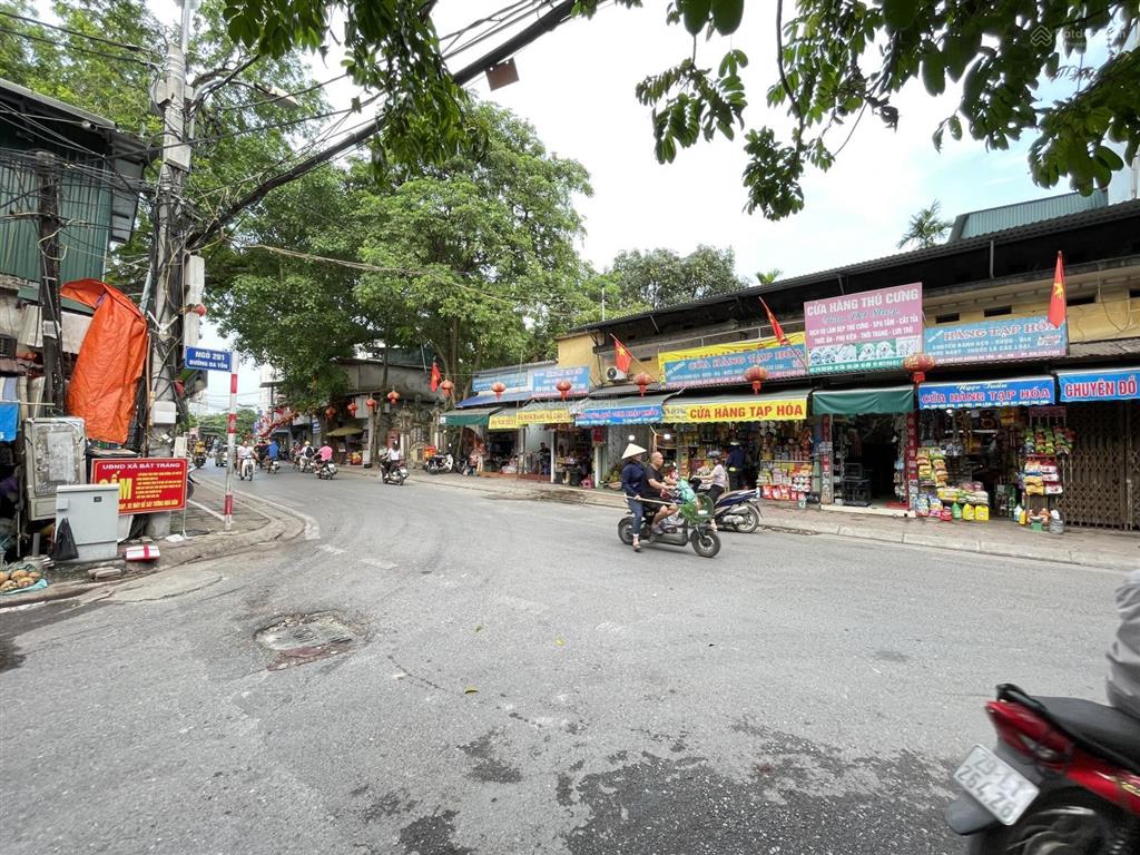 9 tỷ  105 m2 đất  ô tô thông  mặt tiền 8m nở hậu cực đẹp