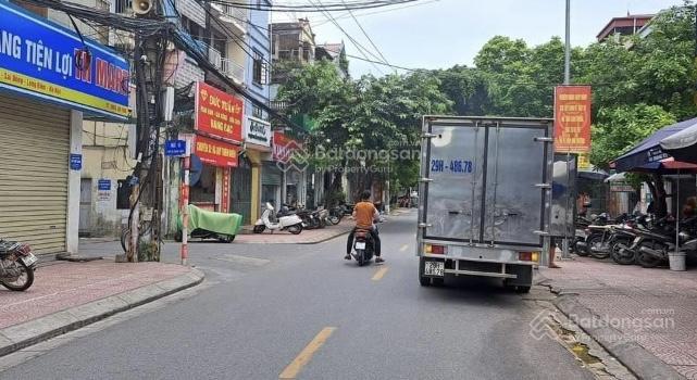 Cực hiếm  33m2 đất  ngay gần mặt phố  vuông vắn  chỉ 5,25 tỷ