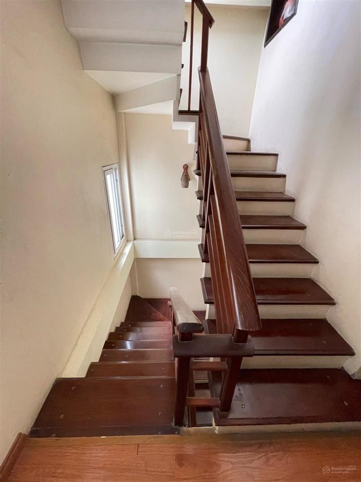 Bán nhà bồ đề, gần hồ, 50m2, dân xây, 03 phòng ngủ, giá tốt