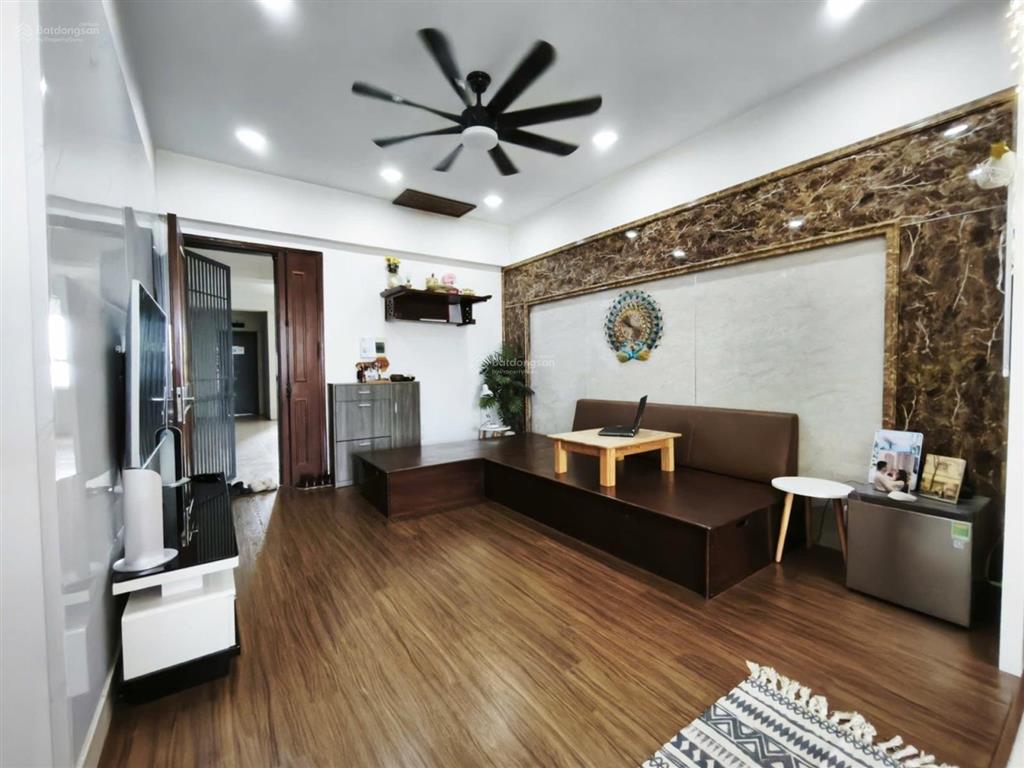 Cần bán căn hộ chung cư ct9c kđt việt hưng, 73,3m2, 02pn, 02 vs, chỉ 3,5 tỷ