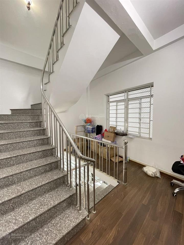 Bán đất tặng nhà bát khối, 3 tầng dân xây, 50m2 vuông vắn cực đẹp, gần trường, chợ