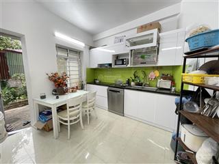 Bán đất tặng nhà bát khối, 3 tầng dân xây, 50m2 vuông vắn cực đẹp, gần trường, chợ