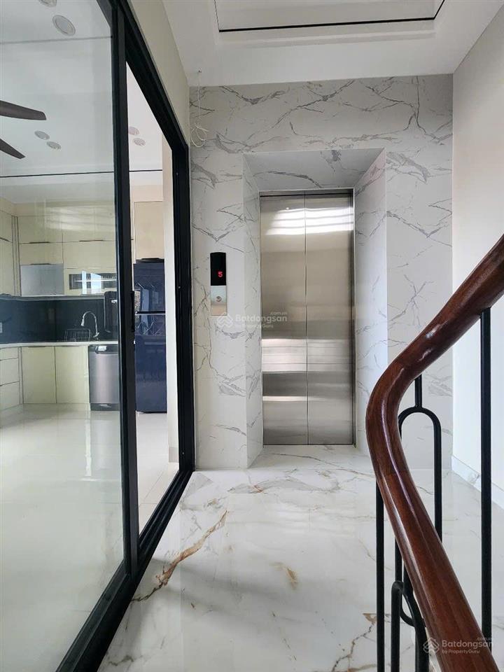 Hiếm, cần tiền nên bán gấp căn nhà bồ đề, 36m2, 6 tầng thang máy, thông số đẹp, lõi bồ đề