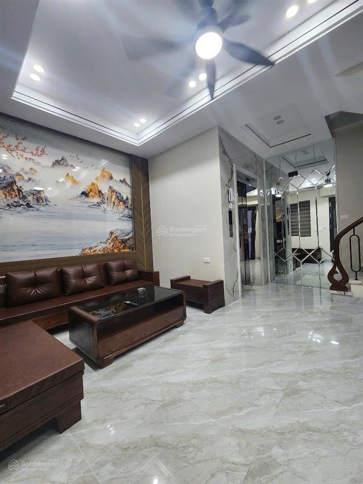 Hiếm, cần tiền nên bán gấp căn nhà bồ đề, 36m2, 6 tầng thang máy, thông số đẹp, lõi bồ đề