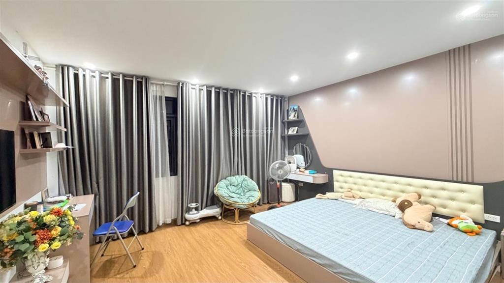 Cần bán căn nhà đẹp phúc lợi, long biên, 35m2, 5 tầng, khu vực tiện ích bạt ngàn