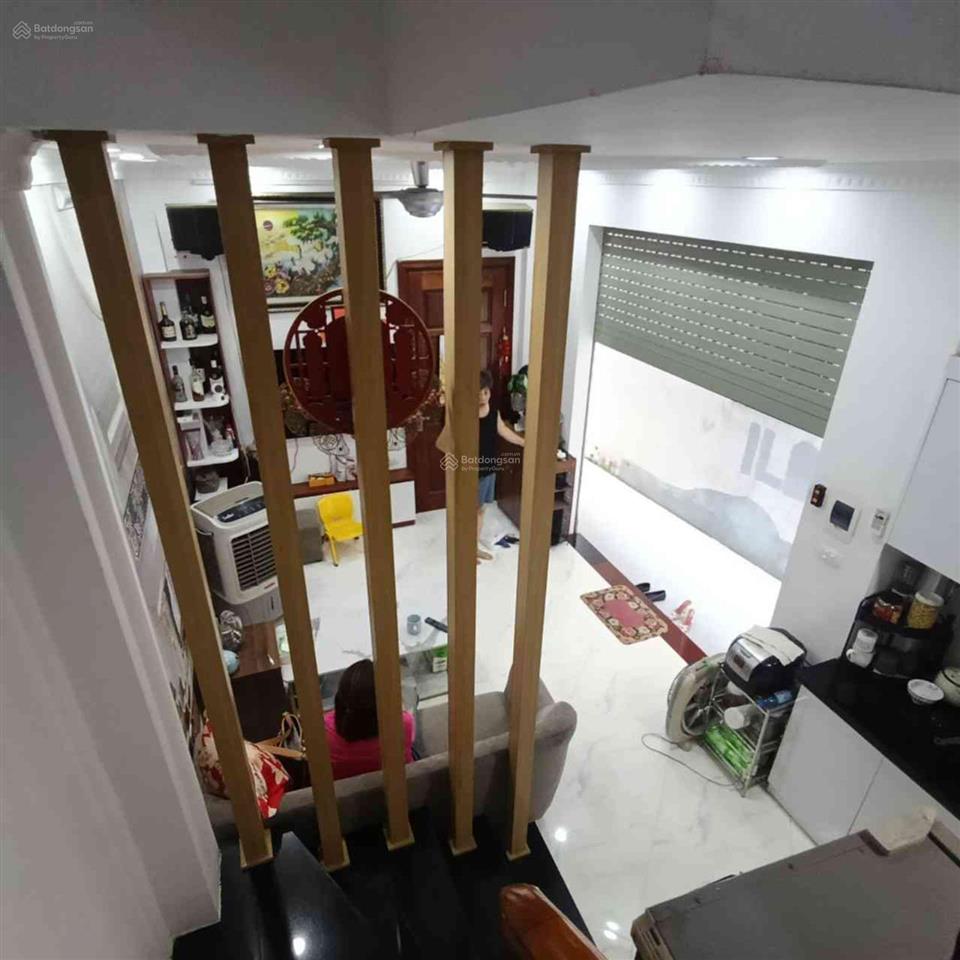 Cần bán nhà phúc lợi, 30m2, 5 tầng mới đẹp, chỉ nhỉnh 5 tỷ