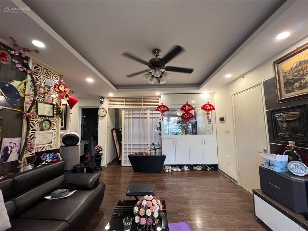 Cần bán căn chung cư ct1b thạch bàn, 98m2, 03 pn, đầy đủ nội thất, chỉ 6 tỷ