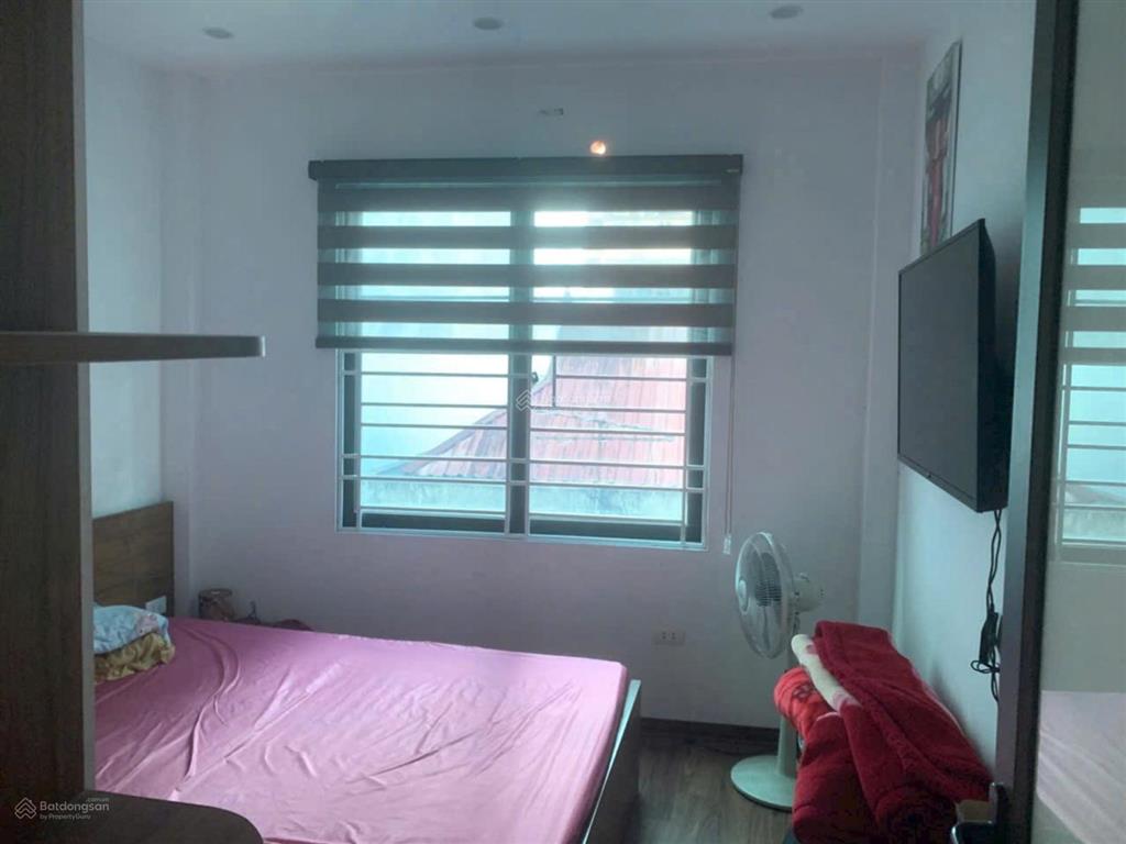 Cần bán nhà ô cách, việt hưng, gần chợ, ô tô đỗ sát nhà, 28m2, 4 tầng, chỉ 5,5 tỷ