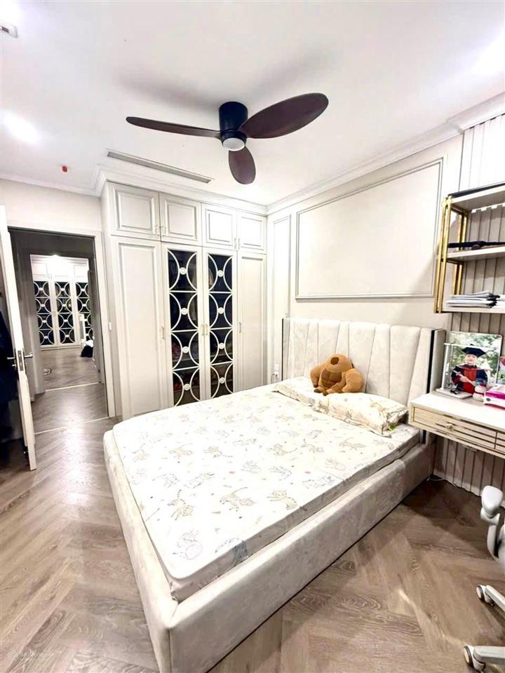 12 tỷ  120m2, cần bán căn hộ tầng cao tòa no5 berriver, 03 pn, 02 vs, căn góc