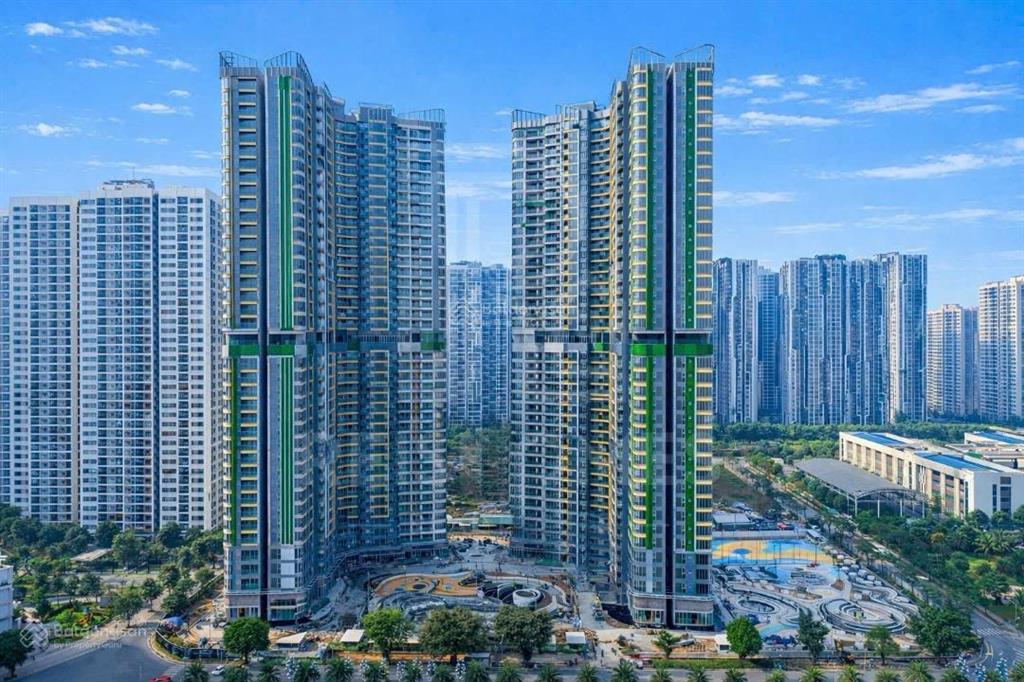 Bán shop chân đế lumiere evergreen vinhomes smart city,vị trí mặt sảnh cho thuê 1,2tr/m2 sổ lâu dài