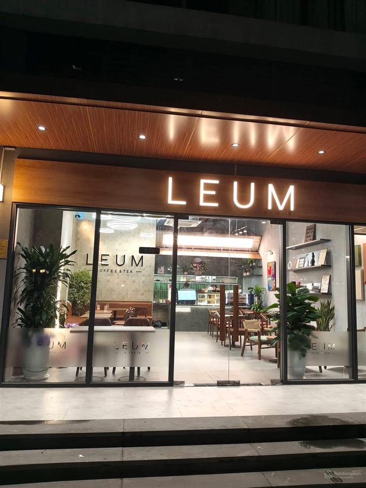 Bán căn shop chân đế vinhomes smart city sẵn dòng tiền 720 triệu/năm, vị trí đắc địa