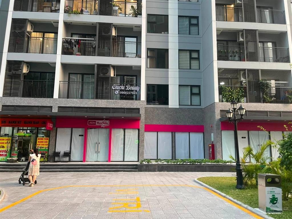 Bán căn shop chân đế vinhomes smart city sẵn dòng tiền 720 triệu/năm, vị trí đắc địa