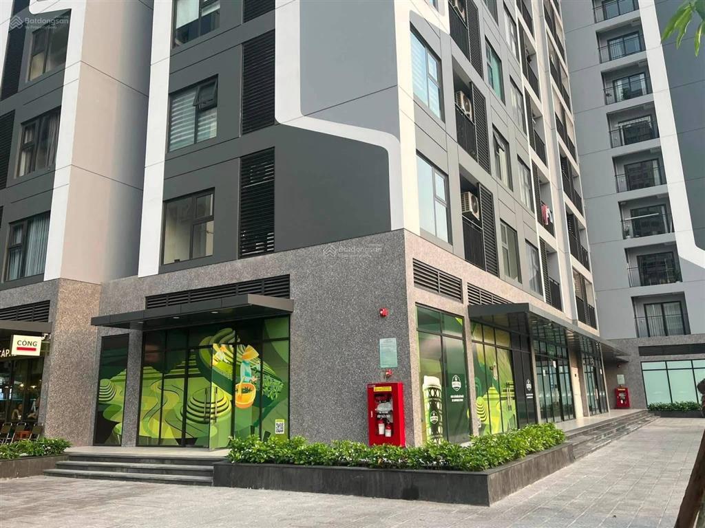 Bán căn shop chân đế vinhomes smart city sẵn dòng tiền 720 triệu/năm, vị trí đắc địa