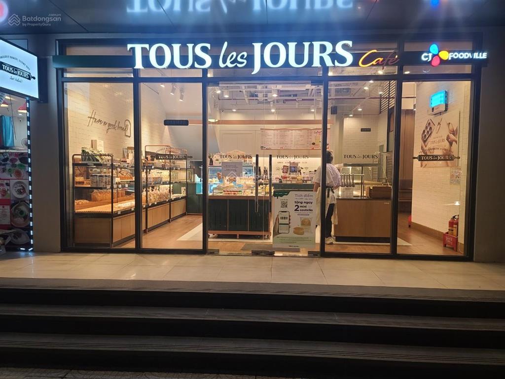 Bán căn shop chân đế vị trí mặt sảnh vinhomes smart city với toà 1200 căn hộ đã cho thuê 1tr/m2