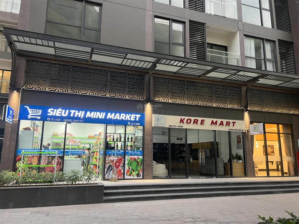Bán căn shop chân đế vị trí mặt sảnh vinhomes smart city với toà 1200 căn hộ đã cho thuê 1tr/m2