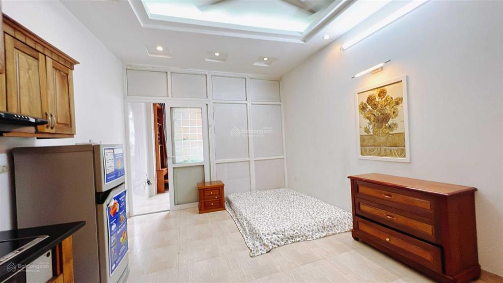 Chính chủ cho thuê phòng tại khâm thiên, đống đa có 1 ngủ và 1 phòng khách điều hòa nóng lạnh full