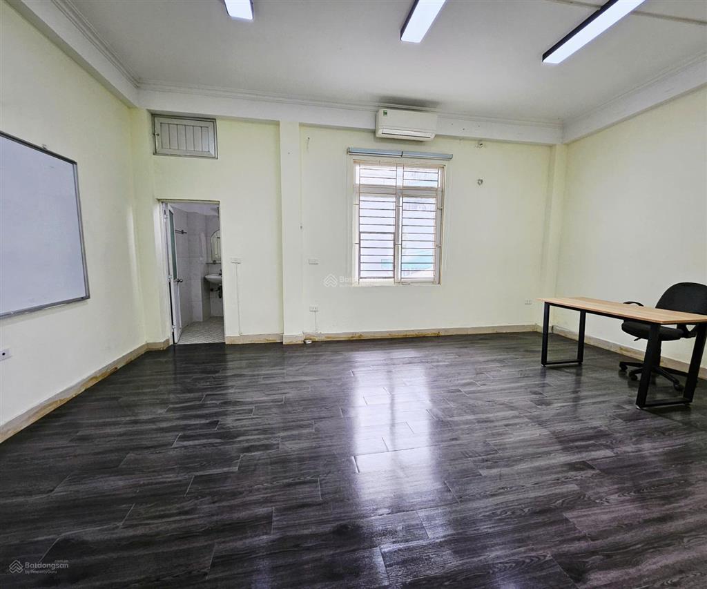 Văn phòng 35m2 full nội thất chỉ 6 triệu  mặt phố nguyễn ngọc vũ, view thoáng đẹp