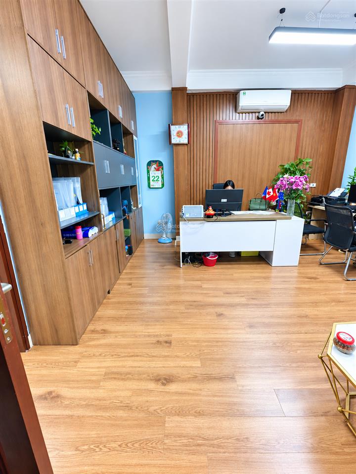 Cho thuê văn phòng mặt phố nguyễn ngọc vũ dt 40m2 giá chỉ 7 triệu
