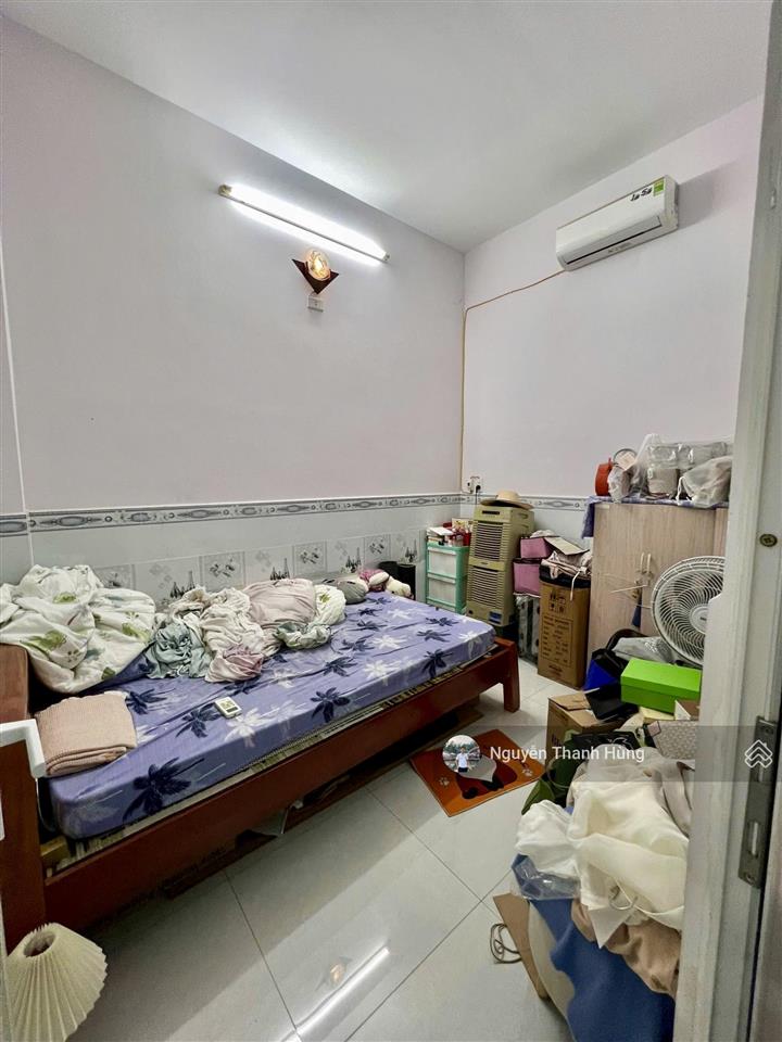 Bán nhà 2 tầng đúc hẻm xe hơi ht13 quận 12 giá tốt 4,18 tỷ, diện tích 68m2 (4x17m) cn 54m2