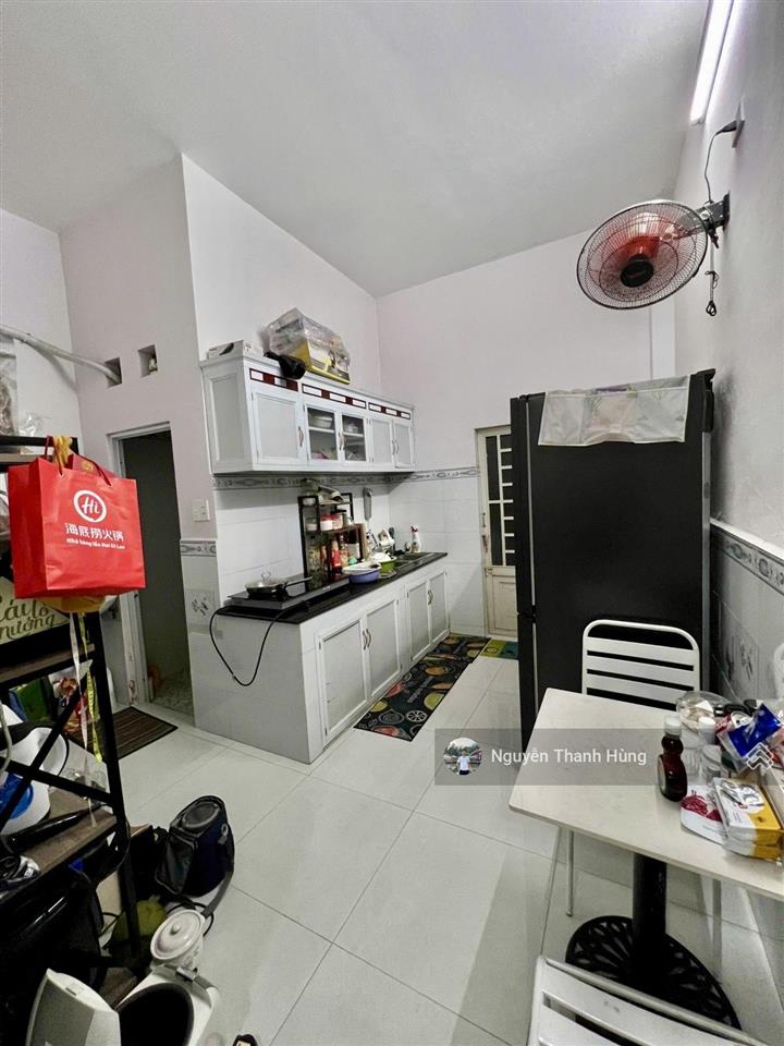 Bán nhà 2 tầng đúc hẻm xe hơi ht13 quận 12 giá tốt 4,18 tỷ, diện tích 68m2 (4x17m) cn 54m2