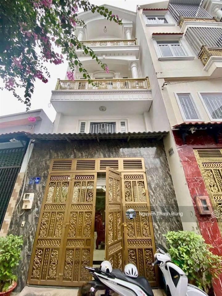 Bán nhà 4 tầng đúc hẻm xe hơi thông gần hiệp thành city q12 giá rẻ 5,8 tỷ
diện tích 60m2 (4,5x13,5)