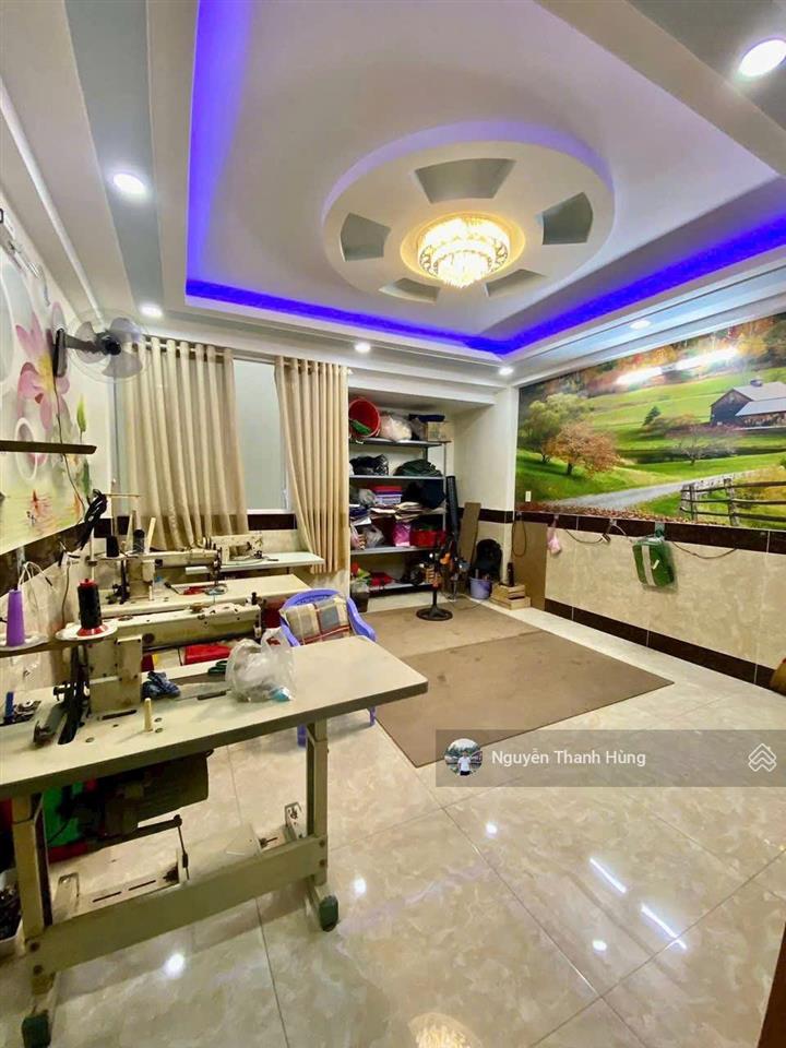 Bán nhà 4 tầng đúc hẻm xe hơi thông gần hiệp thành city q12 giá rẻ 5,8 tỷ
diện tích 60m2 (4,5x13,5)