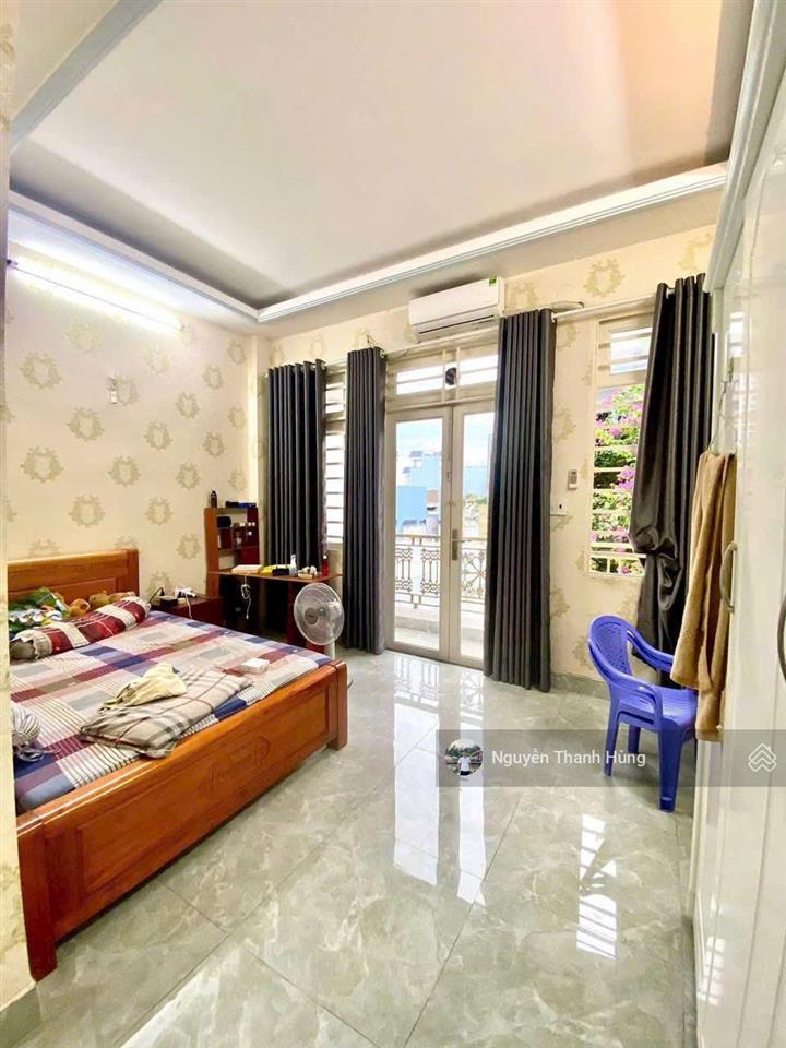 Bán nhà 4 tầng đúc hẻm xe hơi thông gần hiệp thành city q12 giá rẻ 5,8 tỷ
diện tích 60m2 (4,5x13,5)