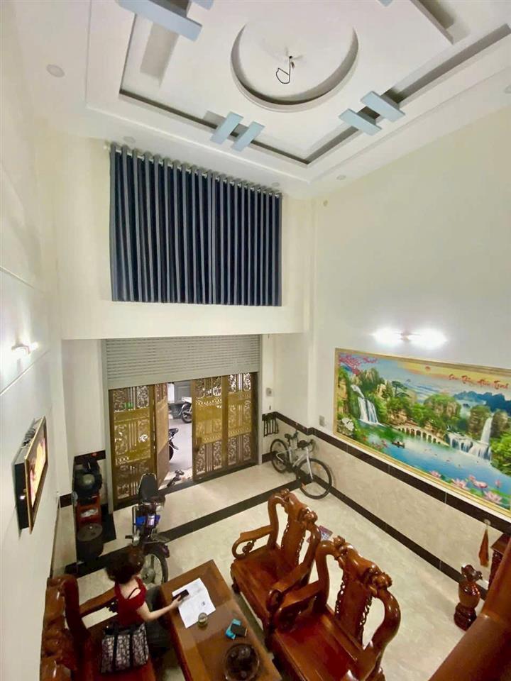 Bán nhà 4 tầng đúc hẻm xe hơi thông gần hiệp thành city q12 giá rẻ 5,8 tỷ
diện tích 60m2 (4,5x13,5)