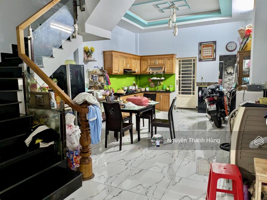 Bán nhà 3 tầng đúc hẻm xe hơi huỳnh thị hai q12 giá rẻ 6,4 tỷ
diện tích 82m2 (4,6x18)