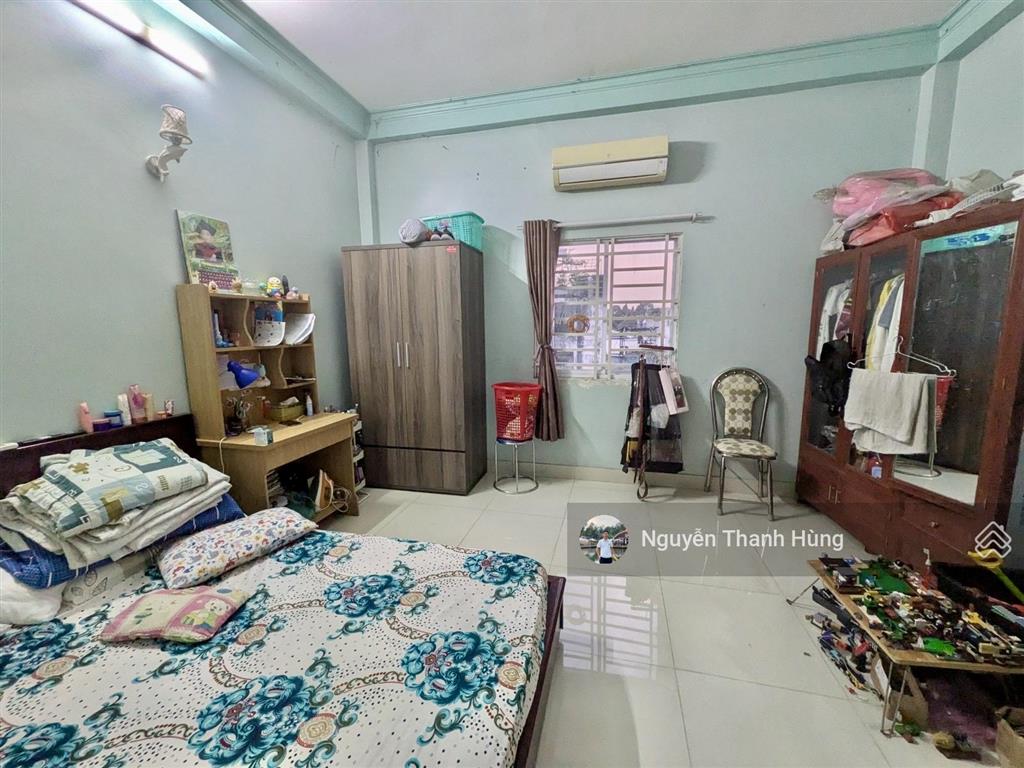 Bán nhà 3 tầng đúc hẻm xe hơi huỳnh thị hai q12 giá rẻ 6,4 tỷ
diện tích 82m2 (4,6x18)