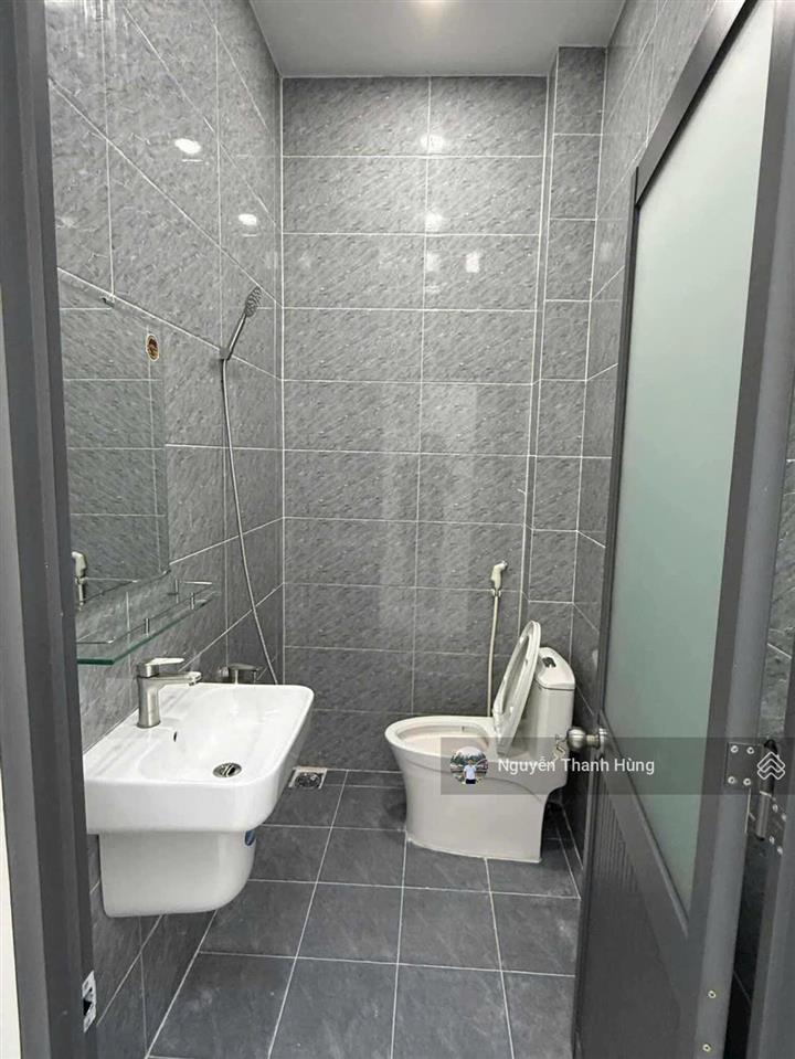 Bán nhà mặt tiền kinh doanh đỉnh nguyễn ảnh thủ quận 12 giá rẻ 10,5 tỷ
diện tích 105m2 (4x26)