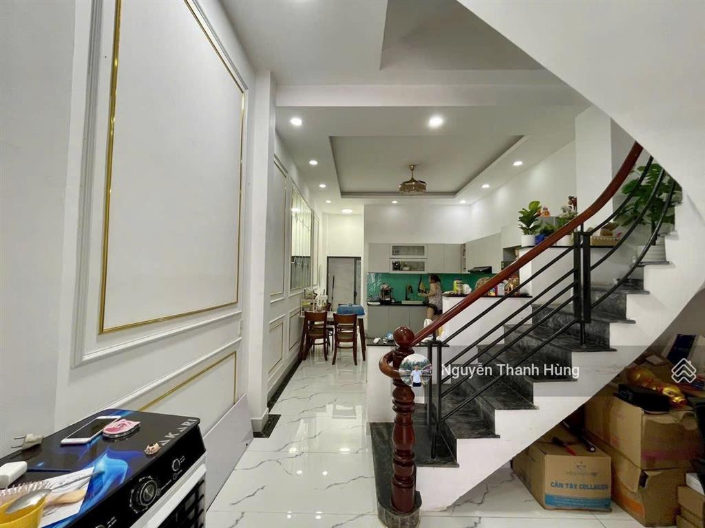 Bán nhà 3 tầng đúc hẻm xe tải khu phân lô phạm văn chiêu gò vấp giá rẻ 7,2 tỷ
diện tích 60m2 (4x15)