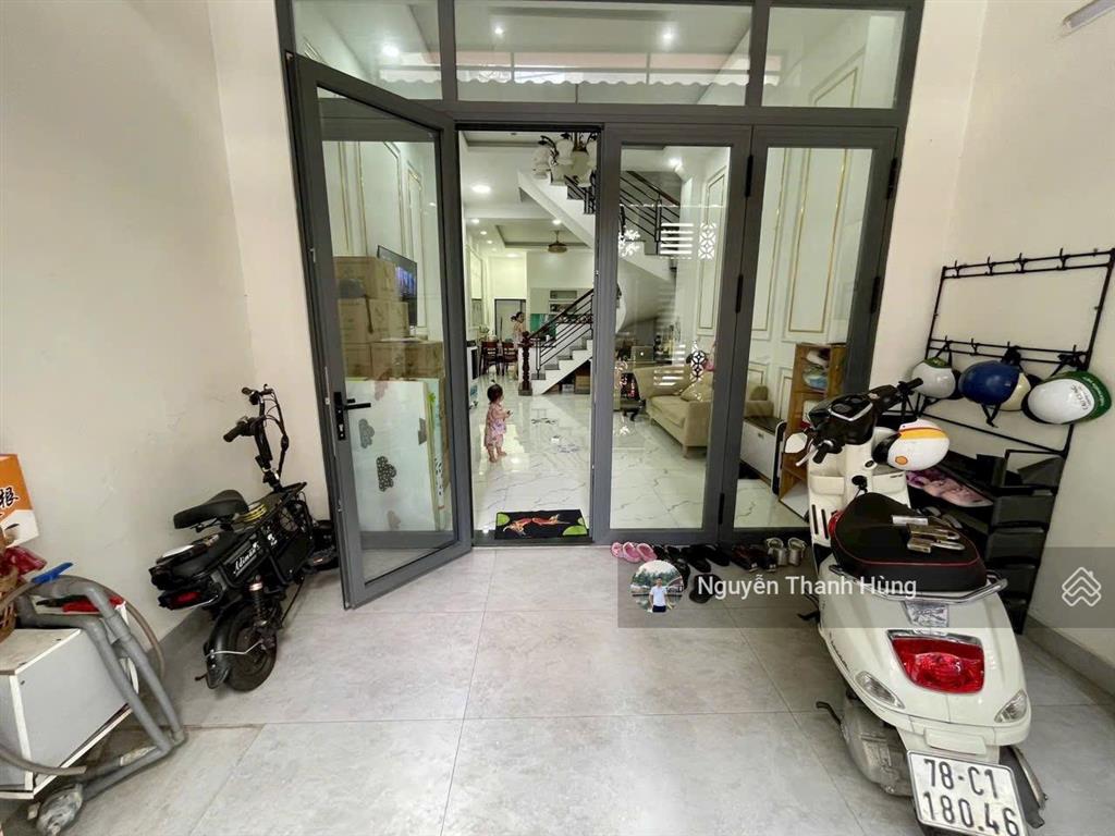 Bán nhà 3 tầng đúc hẻm xe tải khu phân lô phạm văn chiêu gò vấp giá rẻ 7,2 tỷ
diện tích 60m2 (4x15)