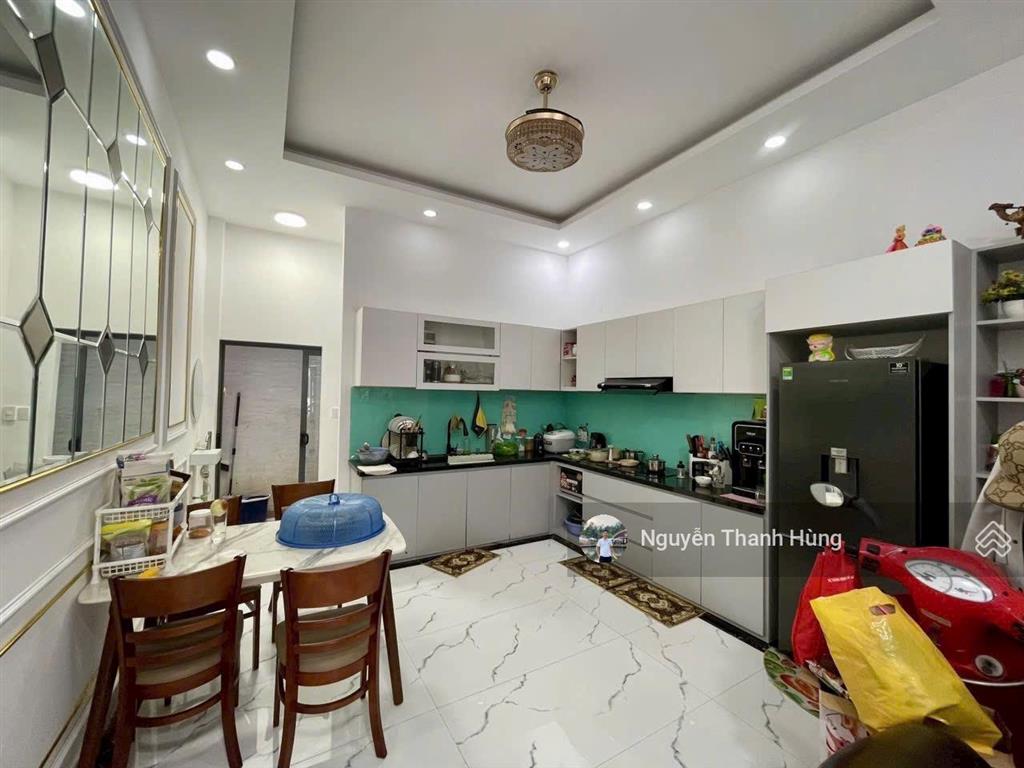 Bán nhà 3 tầng đúc hẻm xe tải khu phân lô phạm văn chiêu gò vấp giá rẻ 7,2 tỷ
diện tích 60m2 (4x15)