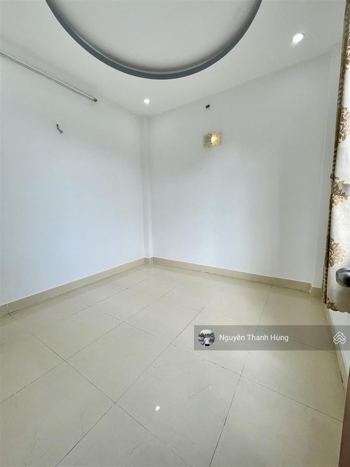 Bán nhà 3 tầng đúc hẻm xe hơi lâm thị hố quận 12 giá rẻ 4,79 tỷ
diện tích 52m2 (4x13)