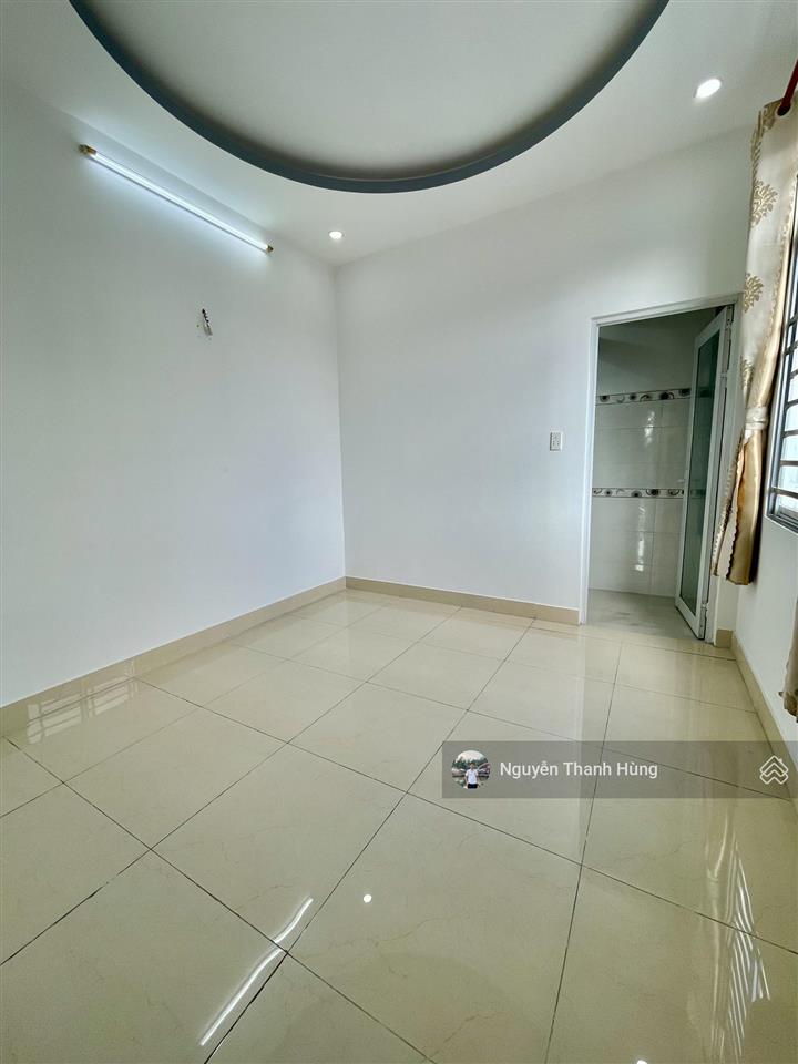 Bán nhà 3 tầng đúc hẻm xe hơi lâm thị hố quận 12 giá rẻ 4,79 tỷ
diện tích 52m2 (4x13)