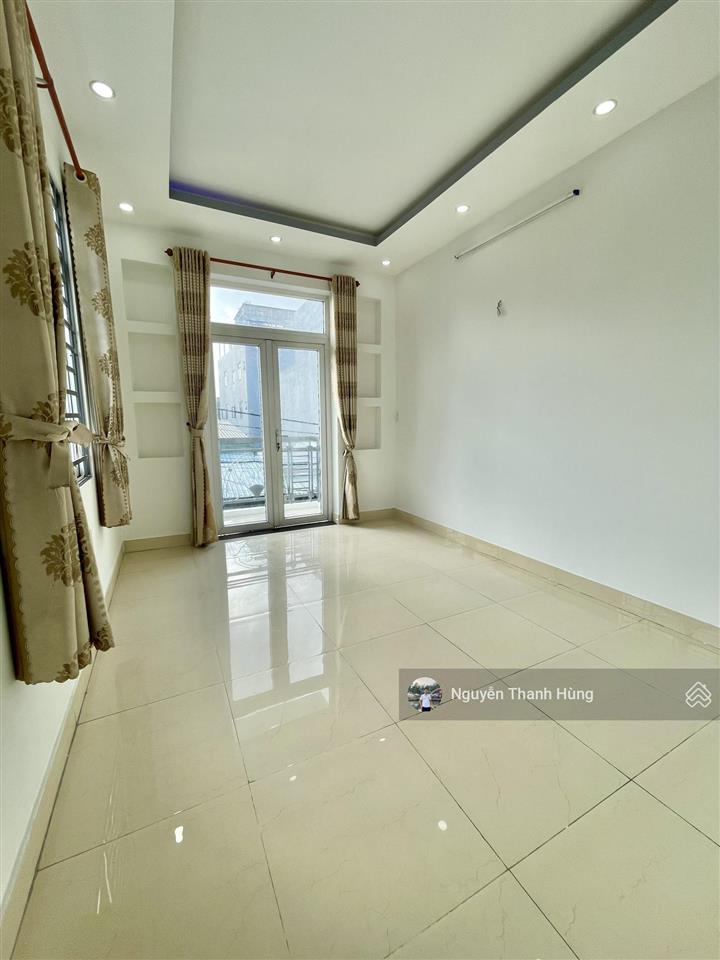 Bán nhà 3 tầng đúc hẻm xe hơi lâm thị hố quận 12 giá rẻ 4,79 tỷ
diện tích 52m2 (4x13)