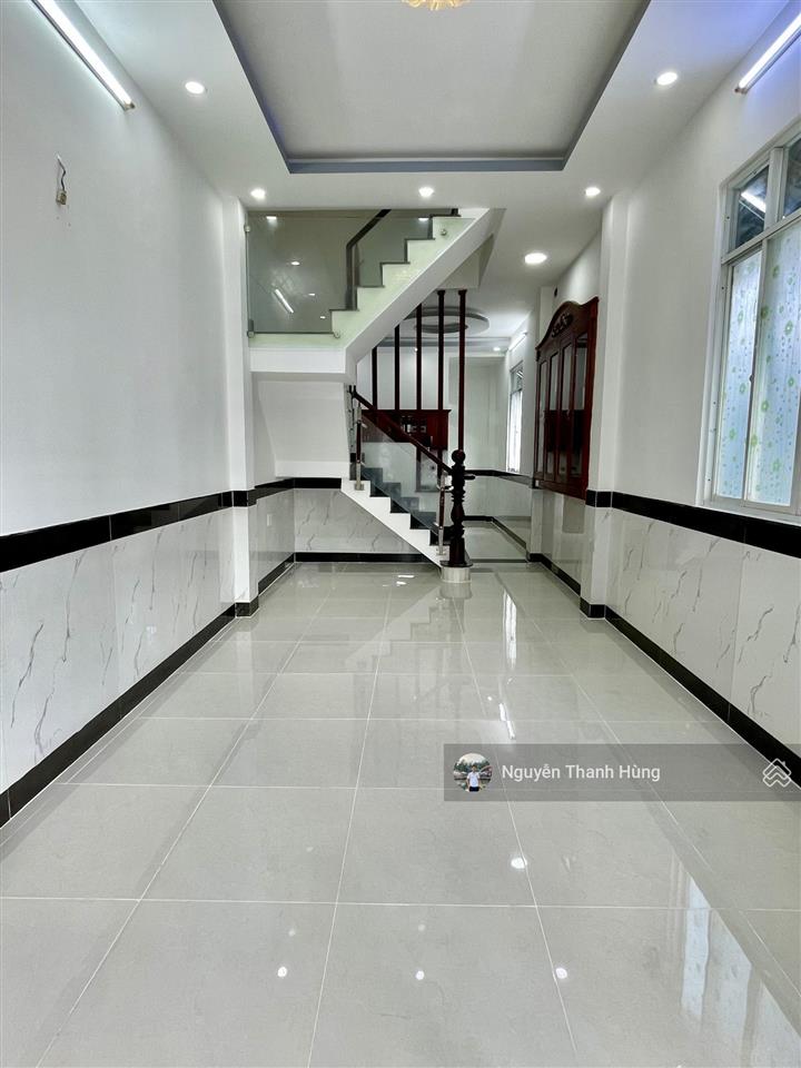 Bán nhà 3 tầng đúc hẻm xe hơi lâm thị hố quận 12 giá rẻ 4,79 tỷ
diện tích 52m2 (4x13)
