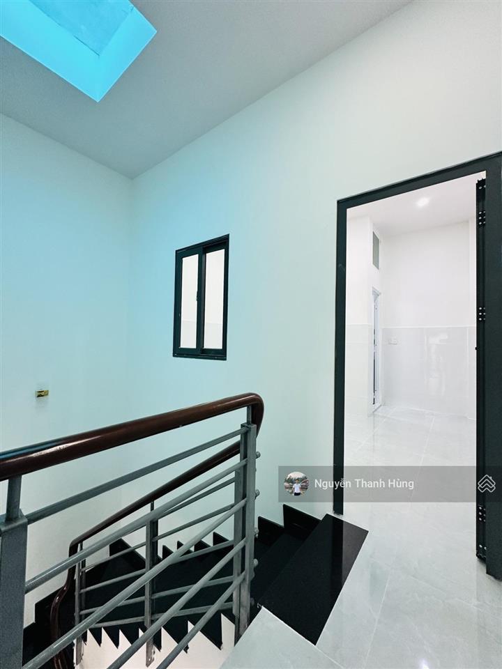 Bán nhà 2 tầng đúc hẻm xe hơi đông bắc quận 12 giá rẻ 4,15 tỷ
diện tích 56m2 (4x14)