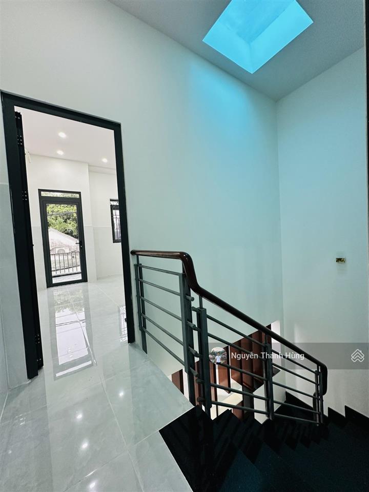Bán nhà 2 tầng đúc hẻm xe hơi đông bắc quận 12 giá rẻ 4,15 tỷ
diện tích 56m2 (4x14)