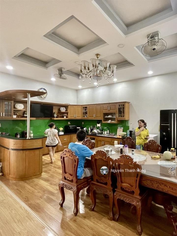 Bán nhà 5 tầng thang máy mặt tiền hiệp thành 6 q12 giá rẻ 18 tỷ. diện tích 250m2 (10x25)