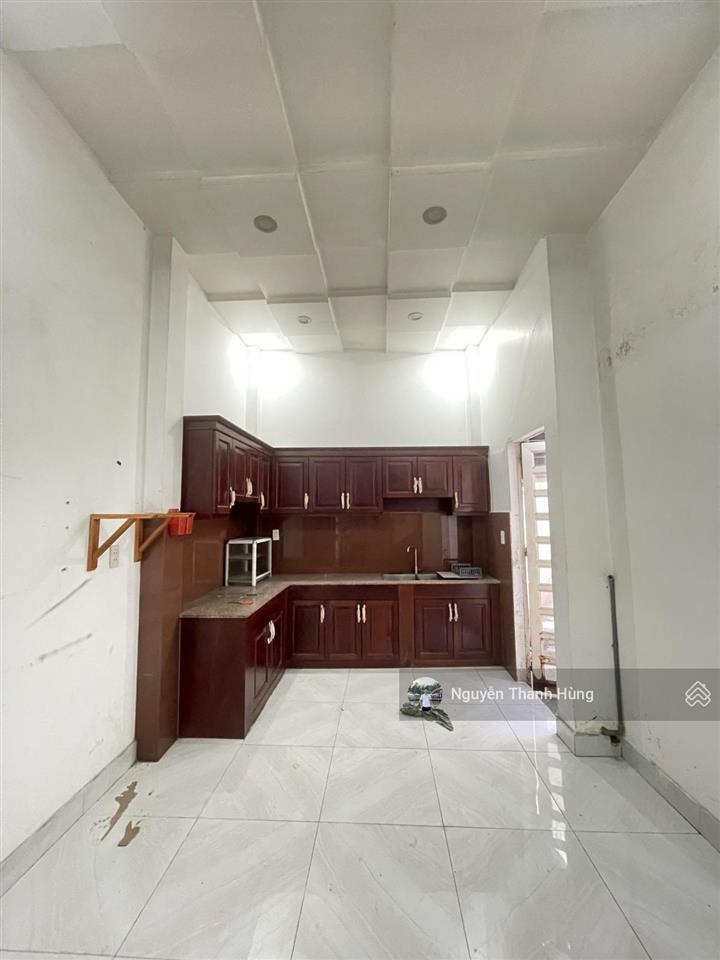 Mặt tiền kinh doanh chợ hiệp thành 3 tầng đúc giá rẻ 8,5 tỷ. diện tích 140m2 (4,6x30) cn 115m2