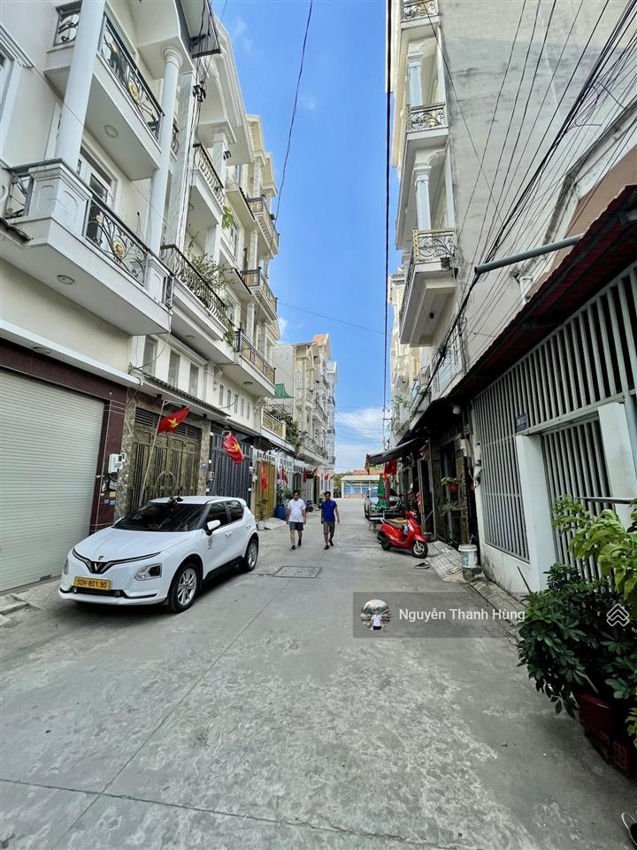 Bán nhà 3 tầng đúc hẻm xe hơi tránh nhau bùi văn ngữ quận 12 giá rẻ 4,95 tỷ
diện tích 60m2 (4x15)