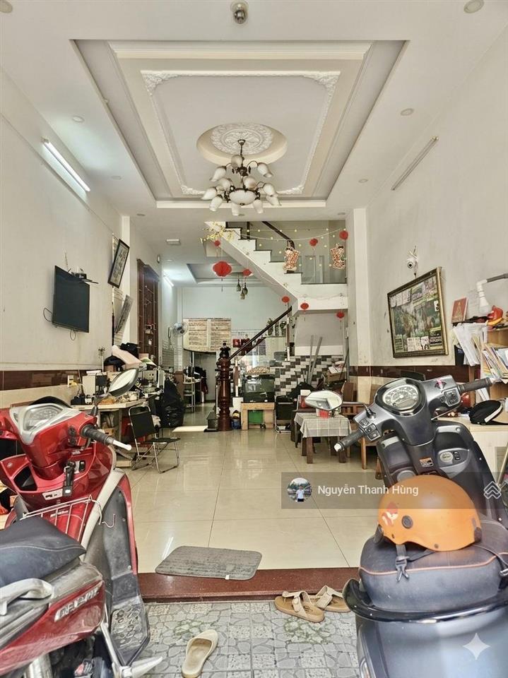 Bán nhà 3 tầng đúc hẻm xe hơi tránh nhau bùi văn ngữ quận 12 giá rẻ 4,95 tỷ
diện tích 60m2 (4x15)